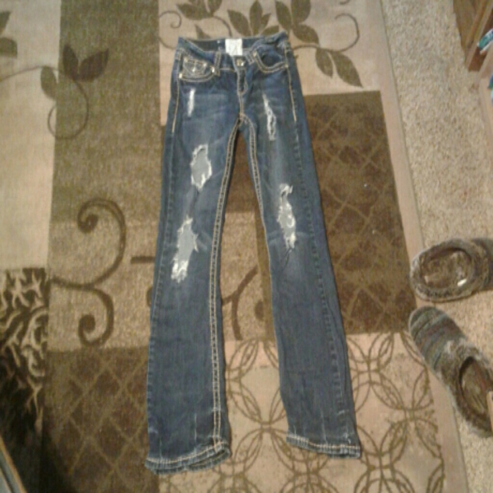 L.A. Idol Ripped Jeans